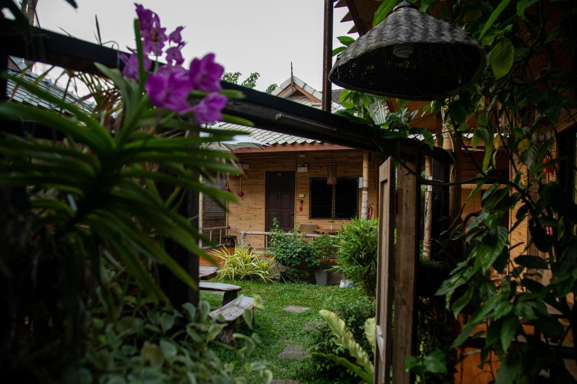 Boutique Hotel & Restaurant, Jaidee Bamboo Huts Chiang Mai Eksteriør bilde