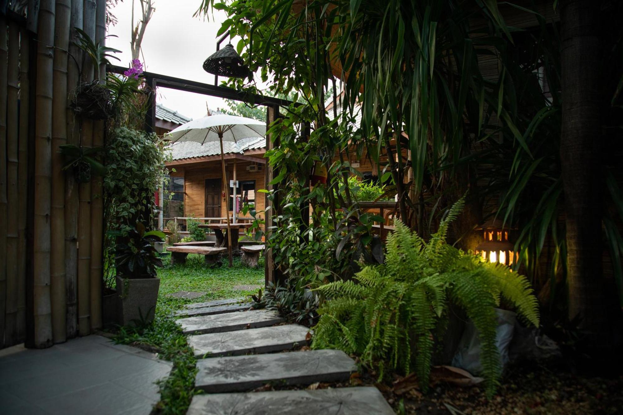 Boutique Hotel & Restaurant, Jaidee Bamboo Huts Chiang Mai Eksteriør bilde